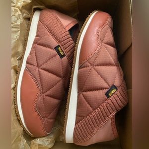 Teva reEmber quilted shoe/slipper NIB
